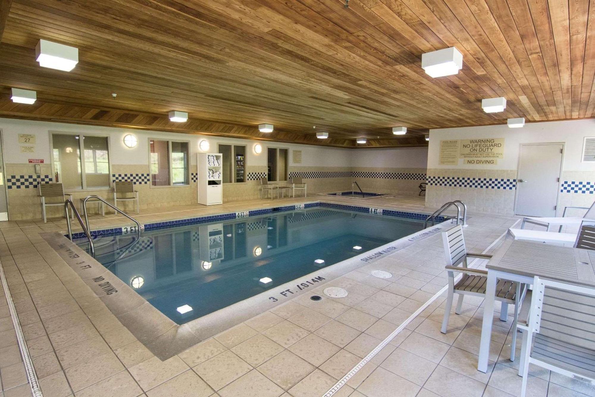 Country Inn & Suites By Radisson, Lehighton-Jim Thorpe, Pa Exteriér fotografie